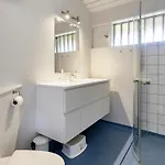 4 Person In *